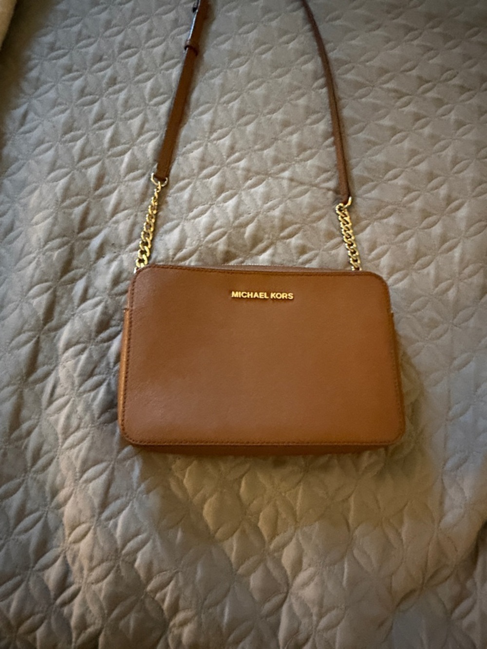 Michael Kors Tan Leather Crossbody with Gold Chain excellent condition